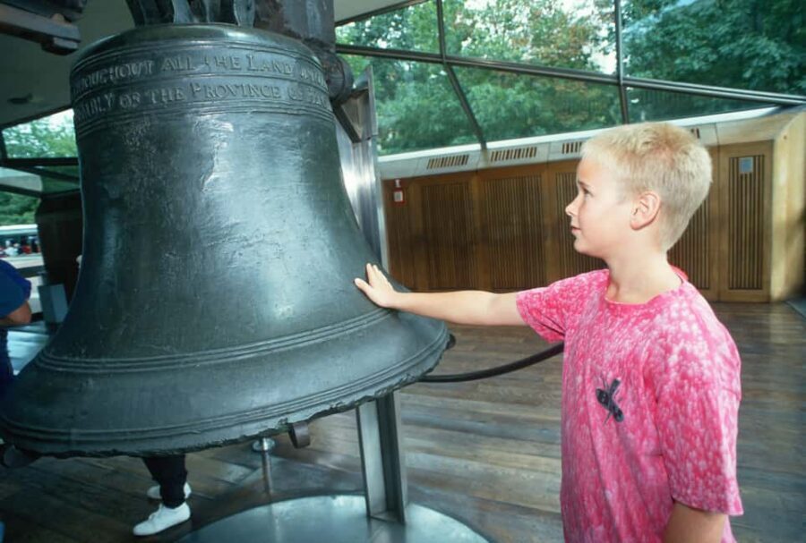 Philadelphia: Walking Tour of Colonial Nonsense - Stop-by-Stop: Franklin’s Grave to the Liberty Bell Exteriors